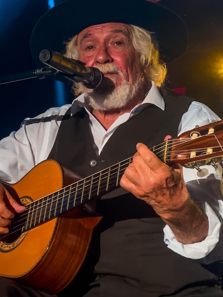 Guitarrista en el Festival del Pescador